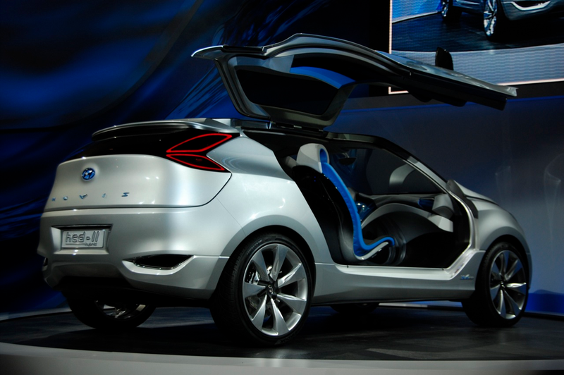 Illustration for article titled Hyundai Nuvis Concept: Hybrid Blue Drive Gives It Wings